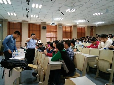 软外学院举办“职商大讲堂之ICT就业”讲座